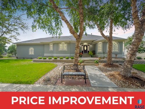 417 E Meadowlark Cir, Brandon, SD, 57005-1082 | Card Image