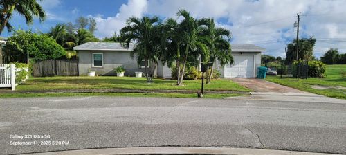 450 Ne 14th Ave, Boynton Beach, FL, 33435-2727 | Card Image