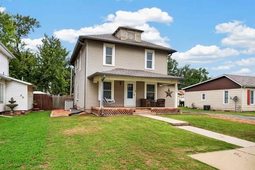 1012 S Elm St, McPherson, KS, 67460-5724 | Card Image
