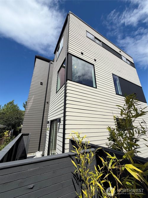 b-7912 34th Ave Sw, Seattle, WA, 98126-3557 | Card Image
