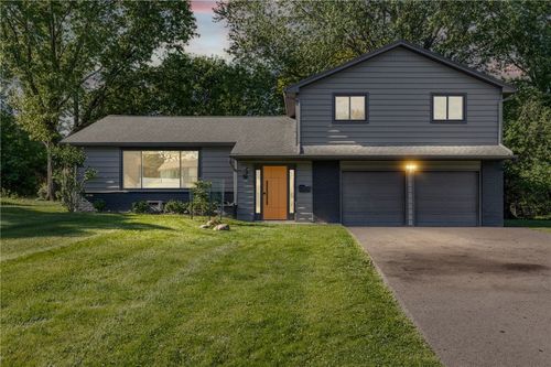 100 Hibiscus Dr, Brighton, NY, 14618 | Card Image