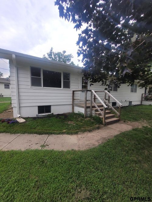 2216 Lincoln Ave, Plattsmouth, NE, 68048-2646 | Card Image