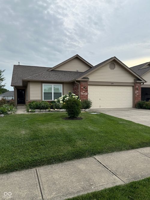 1294 Lexington Trl, Greenfield, IN, 46140-7867 | Card Image