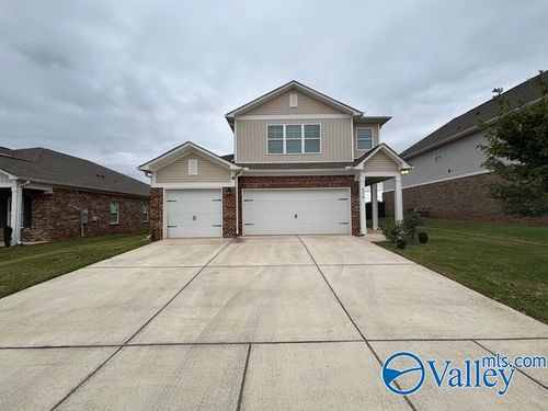 4218 Textile Ln, Huntsville, AL, 35805-5493 | Card Image