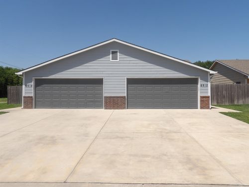 6914-6912-6914 N Hydraulic Ave, Park City, KS, 67219-1415 | Card Image