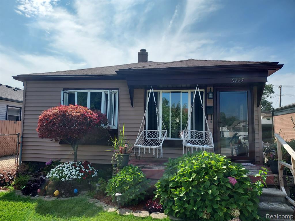 Lathers St, Garden City, MI 48135