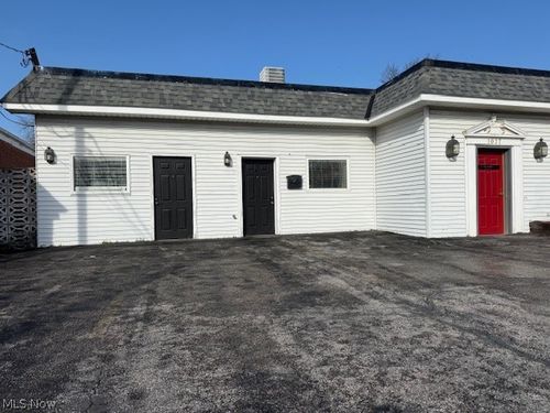 1027 Lake Ave, Ashtabula, OH, 44004-2927 | Card Image