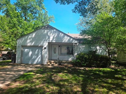 820 Grandview Ave, Newton, KS, 67114 | Card Image