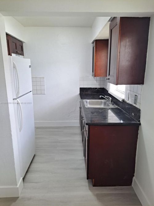 apt-3-4090 Nw 31st Ter, Lauderdale Lakes, FL, 33309-4962 | Card Image