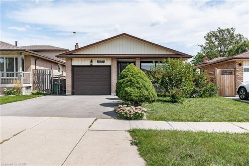 upper-1077 Upper Sherman Ave, Hamilton, ON, L8V4R9 | Card Image