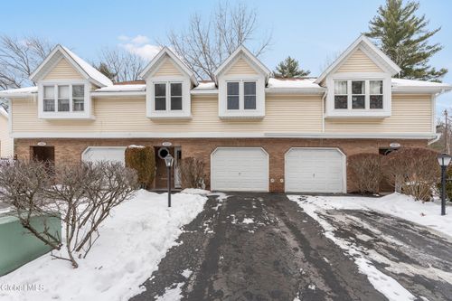 4020 Chaucer Pl, Slingerlands, NY, 12159-9504 | Card Image