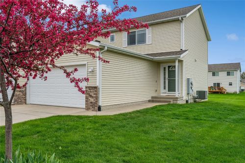 1845 Hunters Creek Way, Marion, IA, 52302-7102 | Card Image