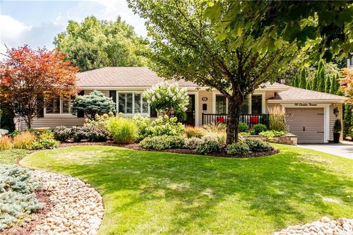 66 Garden Ave, Ancaster, ON, L9G2J5 | Card Image