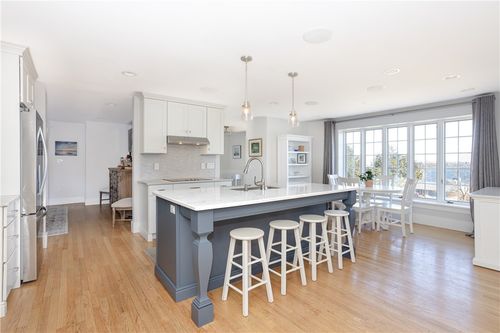 176 Heidi Dr, Portsmouth, RI, 02871-3517 | Card Image