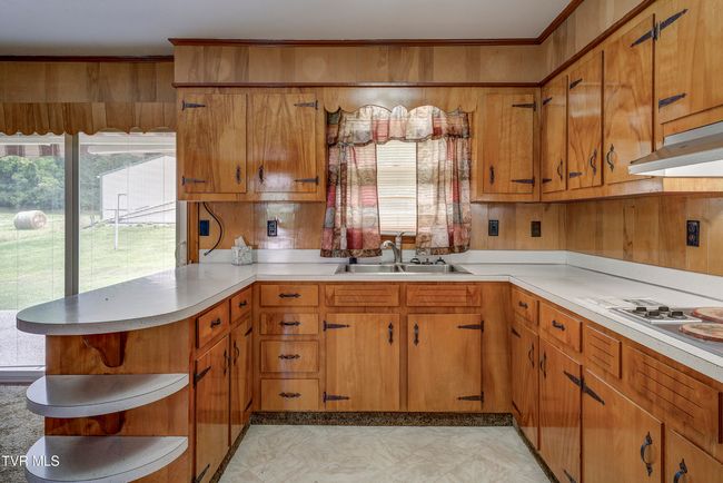 337 Highway 107, House other with 3 bedrooms, 2 bathrooms and null parking in Jonesborough TN | Image 7