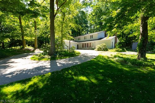 7360 Ledgewood Dr, Kirtland, OH, 44094-9457 | Card Image