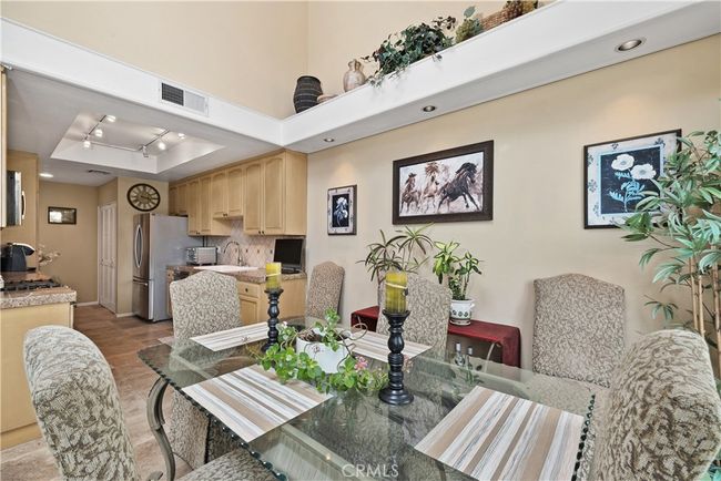 APT-326 - 13331 Moorpark St, Condo with 2 bedrooms, 2 bathrooms and 2 parking in Sherman Oaks CA | Image 12