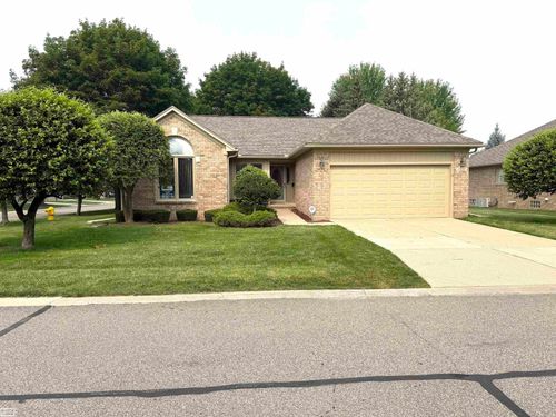 41097 Fox Run Dr, Clinton Township, MI, 48038-4638 | Card Image