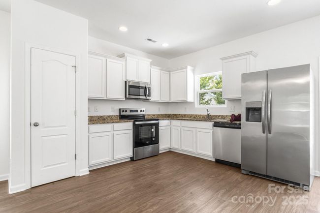 2005 Amos Oaks Ln, House other with 3 bedrooms, 3 bathrooms and null parking in Charlotte NC | Image 6