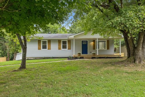 2009 Seven Mile Ferry Rd, CLARKSVILLE, TN, 37040-8036 | Card Image