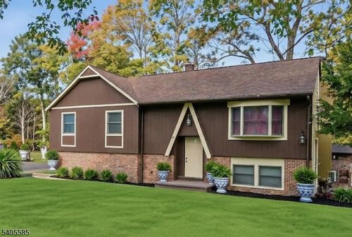 17 Brookwood Dr, Stanhope, NJ, 07874-3208 | Card Image