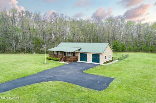 547 Clear Creek Ln, Monterey, TN, 38574-5074 | Card Image