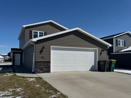 3812 24th Street Se, Mandan, ND, 58554 | Card Image