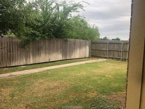 441 Momma Bear Dr, College Station, TX, 77845-2453 | Card Image