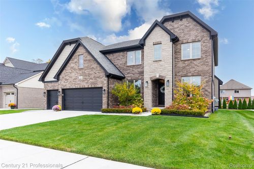 49806 Bingham Ln, Macomb, MI, 48044-1582 | Card Image