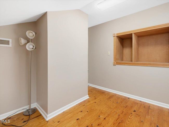 42-Sitting Room - Office | Image 41