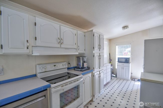 930 Tipsoo Loop N, House other with 2 bedrooms, 2 bathrooms and 2 parking in Rainier WA | Image 16