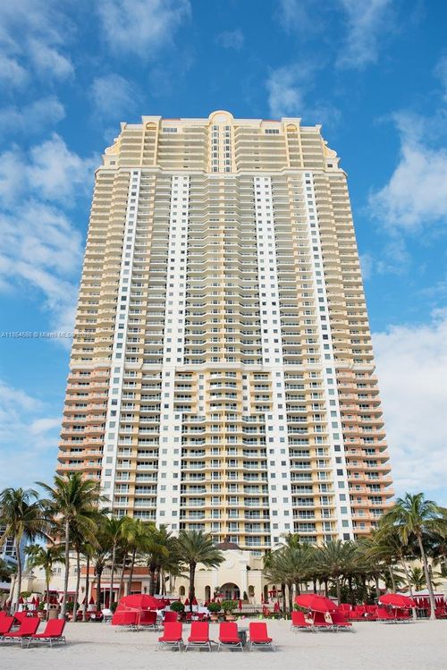 705-17875 Collins Ave, Sunny Isles Beach, FL, 33160-2718 | Card Image