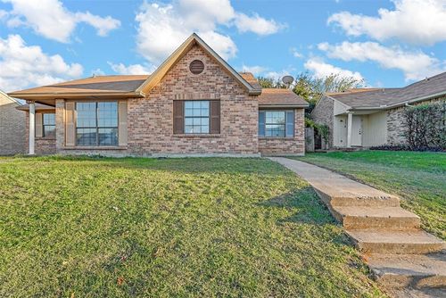 7218 Pineberry Road, Dallas, TX, 75249 | Card Image