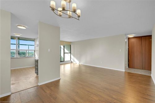 1612-25 Kensington Rd, Brampton, ON, L6T3W8 | Card Image