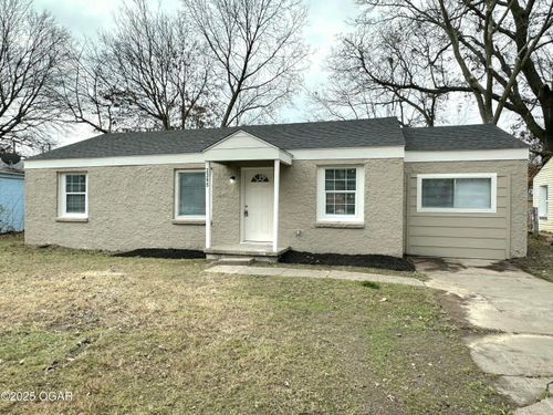 2305 Ne C Street, Miami, OK, 74354 | Card Image