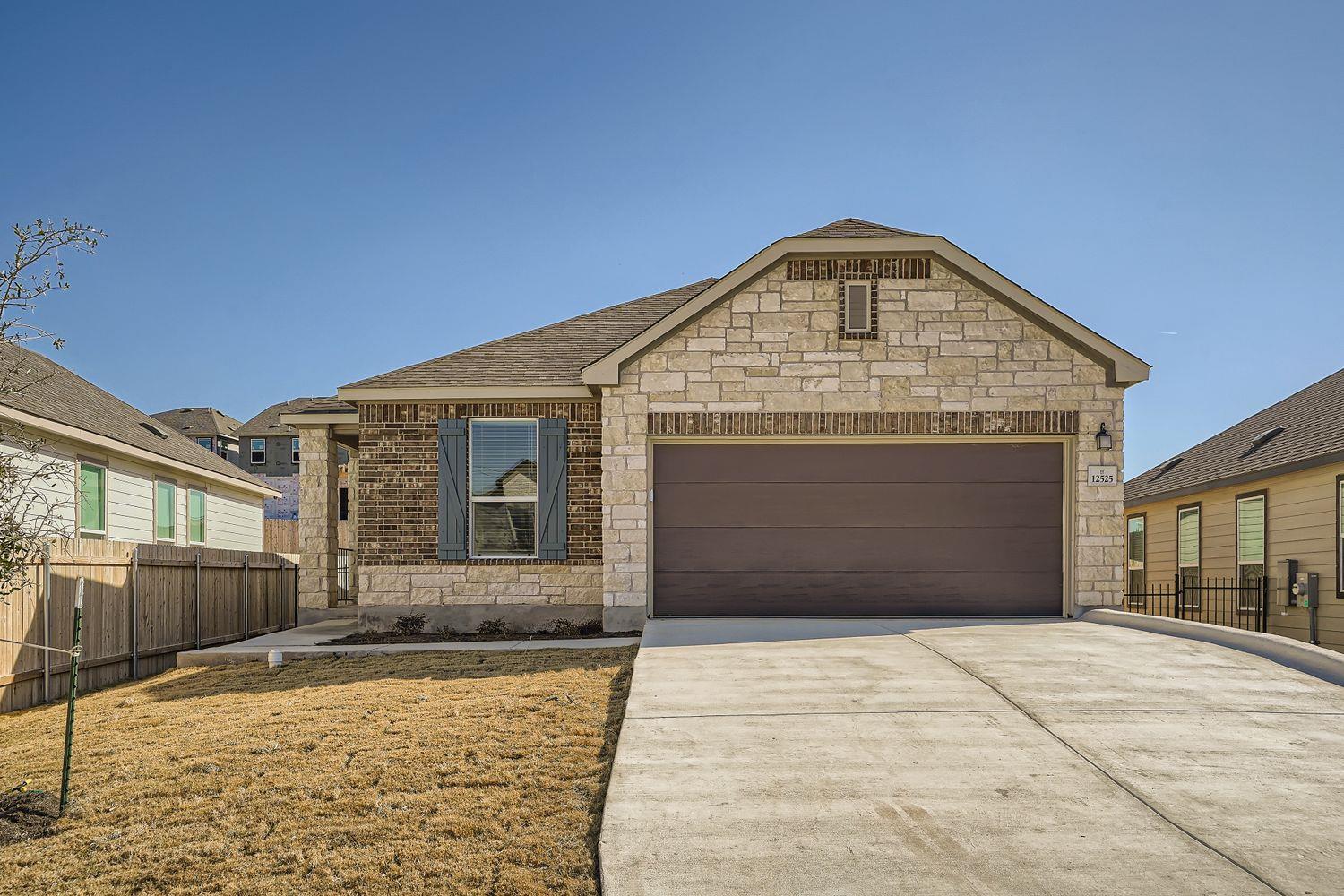 Residential Lease in Manor