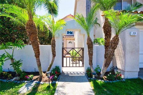 19 Las Cruces, Irvine, CA, 92614-5301 | Card Image