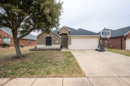 8143 Guadalupe Rd, Arlington, TX, 76002-4202 | Card Image