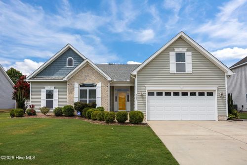 3600 Flora Dr, Winterville, NC, 28590-8771 | Card Image