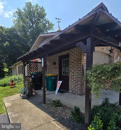 109 Sycamore Dr, MOUNT HOLLY SPRINGS, PA, 17065-1820 | Card Image