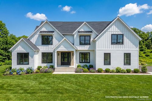 5 Sea Crest Court, Riverhead, NY, 11947 | Card Image
