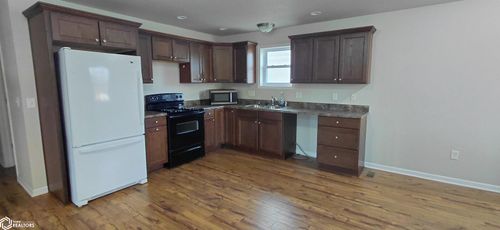 505 S Elm St, Creston, IA, 50801-3612 | Card Image