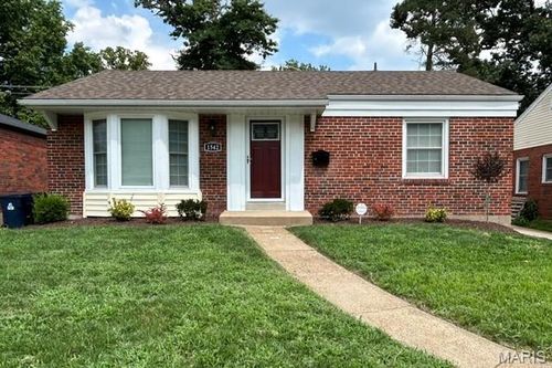 1542 N Hanley Rd, University City, MO, 63130-1401 | Card Image