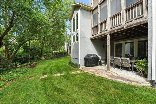14305 Norwood St, Leawood, KS, 66224-3912 | Card Image