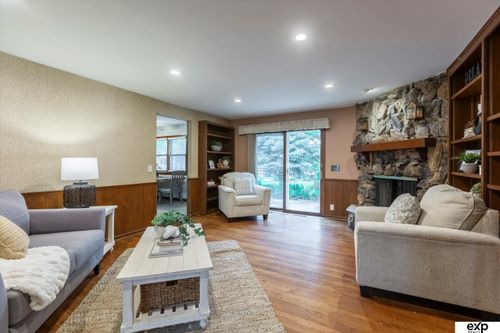 12212 Leavenworth Rd, Omaha, NE, 68154-3049 | Card Image