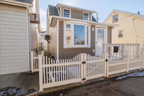 9948 1st St, Howard Beach, NY, 11414-3939 | Card Image