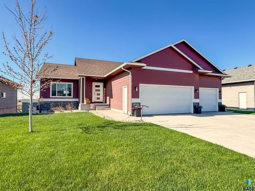 6805 E Smyrna Cir Circle, Sioux Falls, SD, 57110 | Card Image