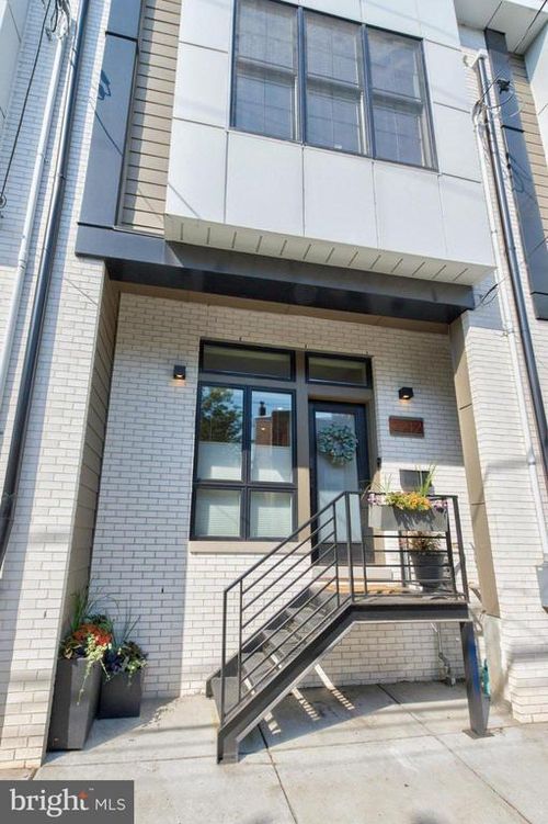 2212 E Susquehanna Ave, PHILADELPHIA, PA, 19125-2522 | Card Image