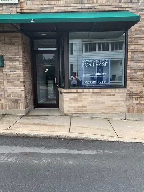 4 Bow St, Lexington, MA, 02420-3004 | Card Image