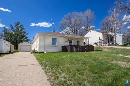 2409 S Duluth Ave Avenue, Sioux Falls, SD, 57105 | Card Image